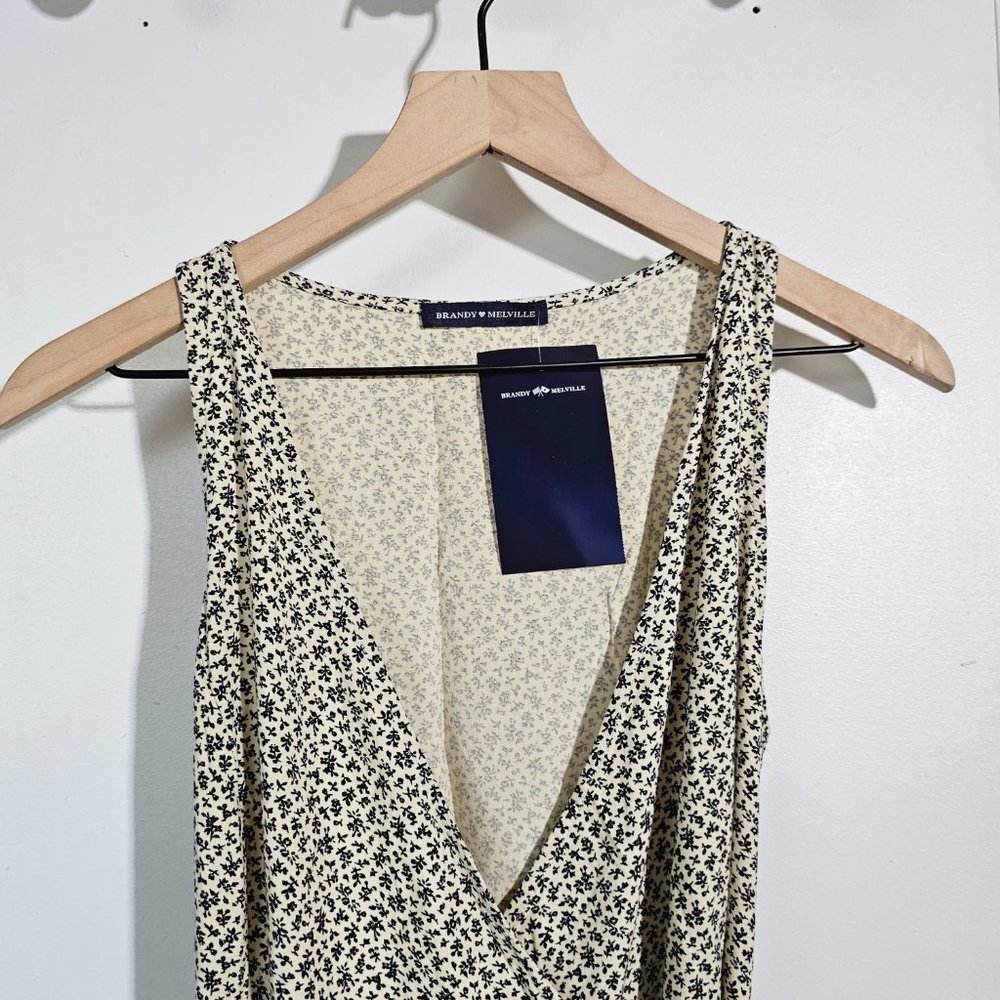 🏷️NWT Brandy Melville Floral Wrap Sleeveless Midi Dress In Beige/Black - OS - Picture 2 of 10